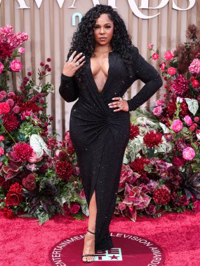 Ashanti, 9 Haziran 2025 tarihinde Los Angeles, Kaliforniya 'da Peacock Theater' da düzenlenen BET Ödülleri 'ne (25.