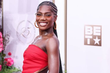 Miu Miu 'yu giyen Doechii, 9 Haziran 2025 tarihinde Los Angeles, Kaliforniya' da Peacock Tiyatrosu 'nda düzenlenen BET Ödülleri' ne (25..