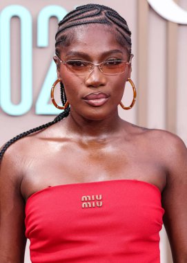 Miu Miu 'yu giyen Doechii, 9 Haziran 2025 tarihinde Los Angeles, Kaliforniya' da Peacock Tiyatrosu 'nda düzenlenen BET Ödülleri' ne (25.. 