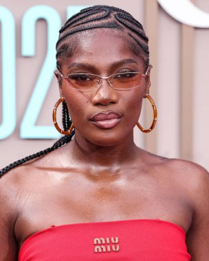 Miu Miu 'yu giyen Doechii, 9 Haziran 2025 tarihinde Los Angeles, Kaliforniya' da Peacock Tiyatrosu 'nda düzenlenen BET Ödülleri' ne (25.. 