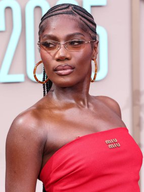 Miu Miu 'yu giyen Doechii, 9 Haziran 2025 tarihinde Los Angeles, Kaliforniya' da Peacock Tiyatrosu 'nda düzenlenen BET Ödülleri' ne (25.. 