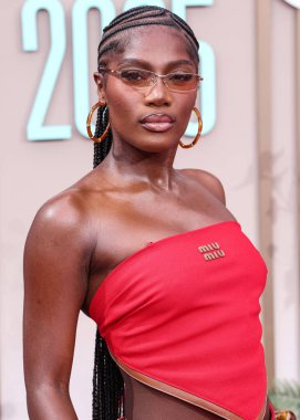 Miu Miu 'yu giyen Doechii, 9 Haziran 2025 tarihinde Los Angeles, Kaliforniya' da Peacock Tiyatrosu 'nda düzenlenen BET Ödülleri' ne (25.. 