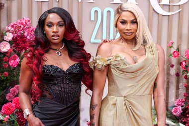 Mısır Denton ve annem Pepa (Sandra Denton), 9 Haziran 2025 tarihinde Los Angeles, Kaliforniya 'da Peacock Tiyatrosu' nda düzenlenen BET Ödülleri 'ne (25.. 