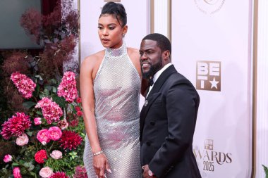 Eniko Parrish Hart ve kocası Kevin Hart, 9 Haziran 2025 'te Los Angeles, Kaliforniya' da Peacock Tiyatrosu 'nda düzenlenen BET Ödülleri' ne (25.. 