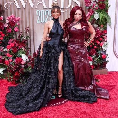 Jennifer Freeman ve Tisha Campbell, 9 Haziran 2025 'te Los Angeles, Kaliforniya' da Peacock Tiyatrosu 'nda düzenlenen BET Ödülleri' ne (25..