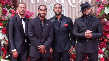 OS ANGELES, CALIFORNIA, ABD - Haziran 09: Lil 'Fizz (Dreux Pierre Frdric), Omarion (Omari Ishmael Grandberry), J-Boog (Jerry Fealofani Afemata) ve Raz-B (De' Mario Monte Thornton) Amerikan erkek grubu B2K BET Ödülleri 2025 'e geldiler.