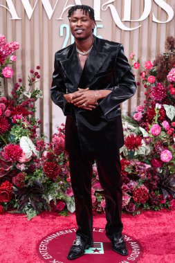 LOS ANGELES, CALIFORNIA, USA - JUNE 09: American R&B singer-songwriter Lucky Daye (David Debrandon Brown) arrives at the BET Awards 2025 (25th Annual BET Awards) held at Peacock Theater 