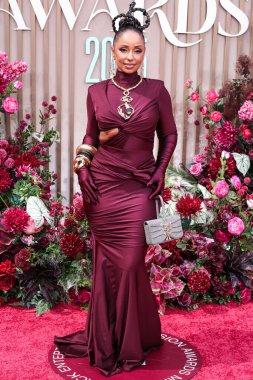 Michael Costello 'nun yanında Alexis Bittar çantası ve mücevherleri ile Los Angeles' taki Peacock Tiyatrosu 'nda düzenlenen BET Ödülleri 2025' e (25.. 