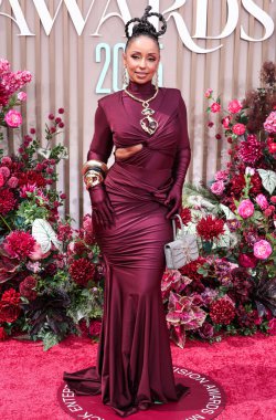 Michael Costello 'nun yanında Alexis Bittar çantası ve mücevherleri ile Los Angeles' taki Peacock Tiyatrosu 'nda düzenlenen BET Ödülleri 2025' e (25.. 