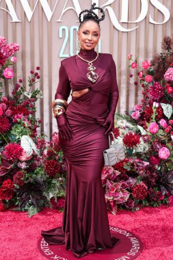 Michael Costello 'nun yanında Alexis Bittar çantası ve mücevherleri ile Los Angeles' taki Peacock Tiyatrosu 'nda düzenlenen BET Ödülleri 2025' e (25.. 