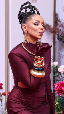 Michael Costello 'nun yanında Alexis Bittar çantası ve mücevherleri ile Los Angeles' taki Peacock Tiyatrosu 'nda düzenlenen BET Ödülleri 2025' e (25.. 