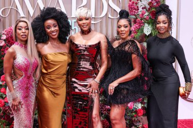 LOS ANGELES, CALIFORNIA, ABD - Haziran 09: Porscha Coleman, Briana Price, LeToya Luckett, Khadeen Ellis ve Jennifer Sears, Peacock Tiyatrosu 'nda düzenlenen BET Ödülleri 2025' e geldiler. 