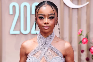 Sterling Forever küpeleri takan Skai Jackson, 9 Haziran 2025 tarihinde Los Angeles, Kaliforniya, ABD 'de Peacock Tiyatrosu' nda düzenlenen BET Ödülleri 'ne (25.. 