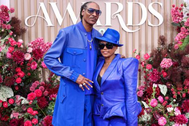 Snoop Dogg ve eşi Shante Broadus, 9 Haziran 2025 tarihinde Los Angeles, Kaliforniya 'da Peacock Tiyatrosu' nda düzenlenen BET Ödülleri 'ne (25.. 