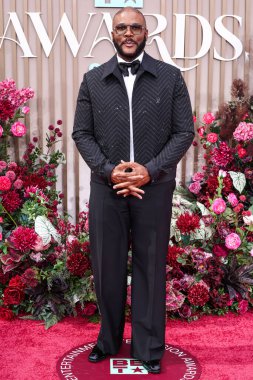 Louis Vuitton 'u giyen Tyler Perry, 9 Haziran 2025' te Los Angeles, Kaliforniya 'da Peacock Tiyatrosu' nda düzenlenen BET Ödülleri 'ne (25.. 