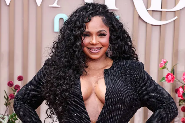 Ashanti, 9 Haziran 2025 tarihinde Los Angeles, Kaliforniya 'da Peacock Theater' da düzenlenen BET Ödülleri 'ne (25.