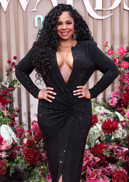 Ashanti, 9 Haziran 2025 tarihinde Los Angeles, Kaliforniya 'da Peacock Theater' da düzenlenen BET Ödülleri 'ne (25.