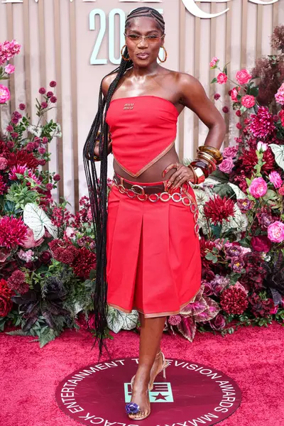 Miu Miu 'yu giyen Doechii, 9 Haziran 2025 tarihinde Los Angeles, Kaliforniya' da Peacock Tiyatrosu 'nda düzenlenen BET Ödülleri' ne (25.. 