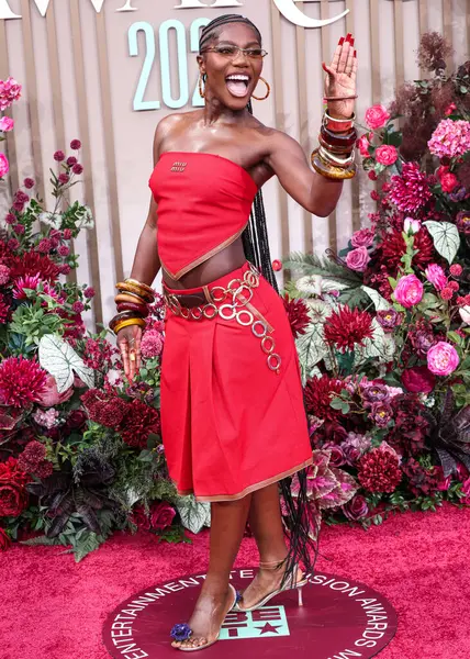 Miu Miu 'yu giyen Doechii, 9 Haziran 2025 tarihinde Los Angeles, Kaliforniya' da Peacock Tiyatrosu 'nda düzenlenen BET Ödülleri' ne (25.. 