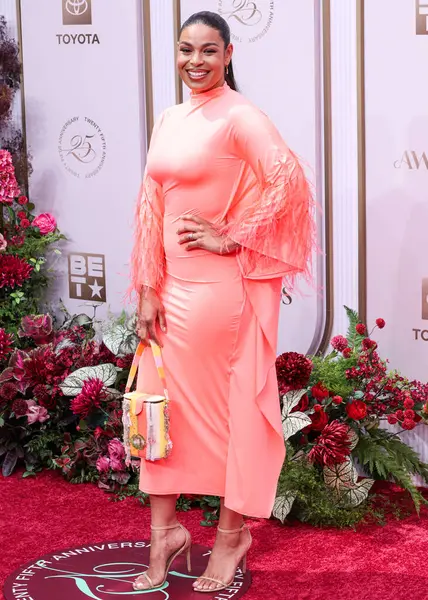 Jordin Sparks, Los Angeles, Kaliforniya 'daki Peacock Tiyatrosu' nda düzenlenen BET Ödülleri 'ne (25.