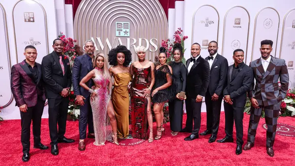 LOS ANGELES, CALIFORNIA, ABD - Haziran 09: Kane Parks, Rico Ball, Donovan Christie Jr., Porscha Coleman, Briana Price, LeToya Luckett, Khadeen Indrea, Jennifer Sears, DeVon Franklin, Robert Christopher Riley, RonReaco Lee ve Pierre Johnson 