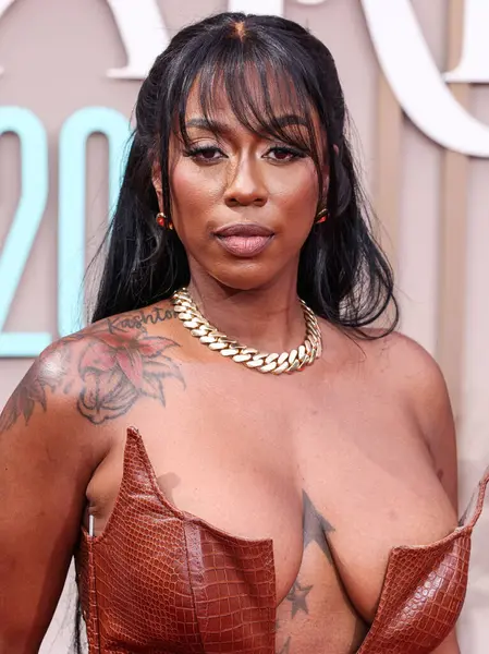 Kash bebek, 9 Haziran 2025 'te Los Angeles, Kaliforniya' da Peacock Tiyatrosu 'nda düzenlenen BET Ödülleri' ne (25.. 