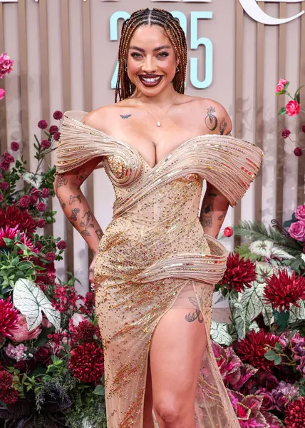 Kiana Lede, 9 Haziran 2025 'te Los Angeles, Kaliforniya' da Peacock Tiyatrosu 'nda düzenlenen BET Ödülleri' ne (25.. 