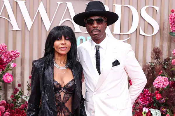 Shahidah Omar ve kocası J.B. Smoove, 9 Haziran 2025 tarihinde Los Angeles, Kaliforniya 'da Peacock Tiyatrosu' nda düzenlenen BET Ödülleri 'ne (25..    