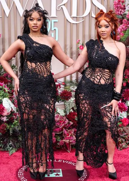 TXC 'den Tarryn Reid ve Clairise Hefke, 9 Haziran 2025' te Los Angeles, Kaliforniya 'da Peacock Tiyatrosu' nda düzenlenen BET Ödülleri 'ne (25..    