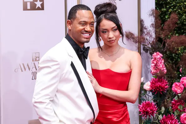 Terrence J ve kız arkadaşı Mikalah Sultan, 9 Haziran 2025 'te Los Angeles, Kaliforniya' da Peacock Tiyatrosu 'nda düzenlenen BET Ödülleri' ne (25..    