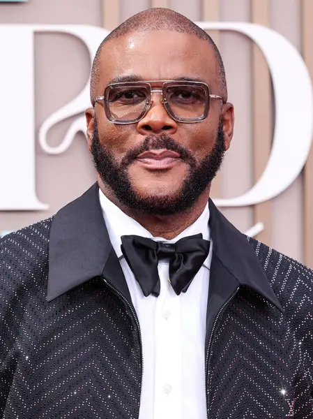 Louis Vuitton 'u giyen Tyler Perry, 9 Haziran 2025' te Los Angeles, Kaliforniya 'da Peacock Tiyatrosu' nda düzenlenen BET Ödülleri 'ne (25.. 