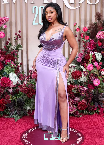 Yung Miami, 9 Haziran 2025 tarihinde Los Angeles, Kaliforniya 'da Peacock Theater' da düzenlenen BET Ödülleri 'ne (25.. 