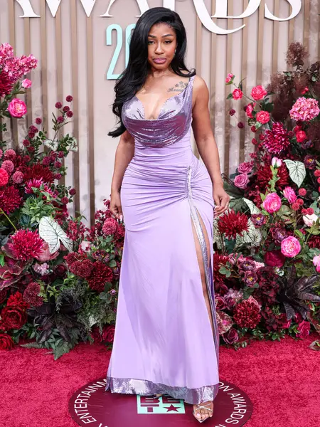 Yung Miami, 9 Haziran 2025 tarihinde Los Angeles, Kaliforniya 'da Peacock Theater' da düzenlenen BET Ödülleri 'ne (25.. 