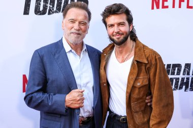 Avusturyalı ve Amerikalı aktör, eski Kaliforniya Valisi, iş adamı, eski politikacı ve eski profesyonel vücut geliştirici Arnold Schwarzenegger ve İngiliz aktör Guy Burnet Netflix 'in' FUBAR 'ikinci sezonunun Los Angeles Premiere' ine geldiler. 