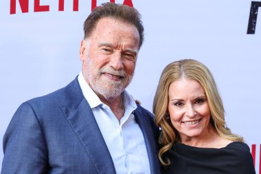 HOLYWOOD, LOS ANGELES, CALIFORNIA, ABD - 11 Haziran: Arnold Schwarzenegger ve Heather Milligan Netflix 'in' FUBAR '2 sezonunun Los Angeles prömiyerine geldiler 