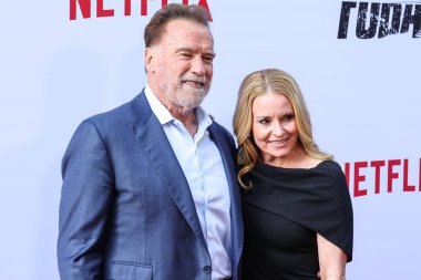 HOLYWOOD, LOS ANGELES, CALIFORNIA, ABD - 11 Haziran: Arnold Schwarzenegger ve Heather Milligan Netflix 'in' FUBAR '2 sezonunun Los Angeles prömiyerine geldiler 