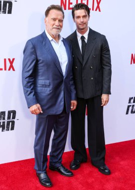 Avusturyalı ve Amerikalı aktör, eski Kaliforniya Valisi, iş adamı, eski politikacı ve eski profesyonel vücut geliştirici Arnold Schwarzenegger ve oğlu / Amerikalı aktör ve model aktör ve model Patrick Schwarzenegger 
