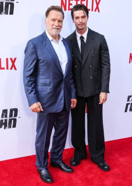 Avusturyalı ve Amerikalı aktör, eski Kaliforniya Valisi, iş adamı, eski politikacı ve eski profesyonel vücut geliştirici Arnold Schwarzenegger ve oğlu / Amerikalı aktör ve model aktör ve model Patrick Schwarzenegger 