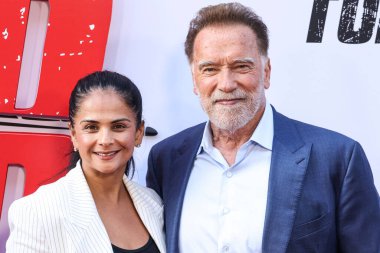 İngiliz-Amerikalı iş kadını, medya yöneticisi ve Netflix Bela Bajaria 'nın içerik müdürü ve Avusturyalı ve Amerikalı aktör, eski California Valisi, işadamı, eski politikacı ve eski profesyonel vücut geliştirici Arnold Schwarzenegge