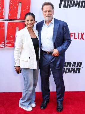 İngiliz-Amerikalı iş kadını, medya yöneticisi ve Netflix Bela Bajaria 'nın içerik müdürü ve Avusturyalı ve Amerikalı aktör, eski California Valisi, işadamı, eski politikacı ve eski profesyonel vücut geliştirici Arnold Schwarzenegge