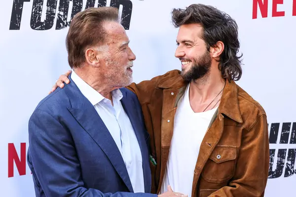 Avusturyalı ve Amerikalı aktör, eski Kaliforniya Valisi, iş adamı, eski politikacı ve eski profesyonel vücut geliştirici Arnold Schwarzenegger ve İngiliz aktör Guy Burnet Netflix 'in' FUBAR 'ikinci sezonunun Los Angeles Premiere' ine geldiler. 