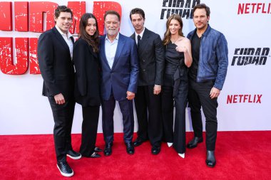 Christopher Schwarzenegger, Christina Schwarzenegger, Avusturyalı ve Amerikalı aktör, eski Kaliforniya Valisi, iş adamı, eski politikacı ve eski profesyonel vücut geliştirici Arnold Schwarzenegger