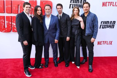 Christopher Schwarzenegger, Christina Schwarzenegger, Avusturyalı ve Amerikalı aktör, eski Kaliforniya Valisi, iş adamı, eski politikacı ve eski profesyonel vücut geliştirici Arnold Schwarzenegger