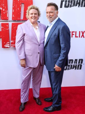 Amerikalı yazar, komedyen ve aktris Fortune Feimster ve Avusturyalı ve Amerikalı aktör, eski Kaliforniya Valisi, iş adamı, eski politikacı ve eski profesyonel vücut geliştirici Arnold Schwarzenegger Los Angeles 'a geldi. 