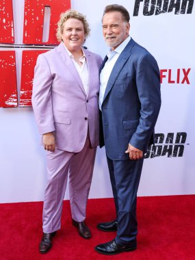 Amerikalı yazar, komedyen ve aktris Fortune Feimster ve Avusturyalı ve Amerikalı aktör, eski Kaliforniya Valisi, iş adamı, eski politikacı ve eski profesyonel vücut geliştirici Arnold Schwarzenegger Los Angeles 'a geldi. 