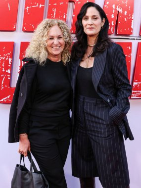 Viewpoint 'in kurucularından Jennifer Allen ve Kanadalı-Amerikalı aktris ve yapımcı Carrie-Anne Moss Netflix' in 'FUBAR' ikinci sezonunun Los Angeles galasına 11 Haziran 2025 'de Hollywood' da Netflix Tudum Theater 'da gerçekleştirildi.