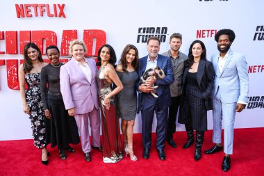 Monica Barbaro, Kanadalı aktris Barbara Eve Harris, Amerikalı yazar, komedyen ve oyuncu Fortune Feimster, Amerikalı aktris Aparna Brielle, İtalyan-Arjantinli oyuncu Fabiana Udenio, Arnold Schwarzenegger 