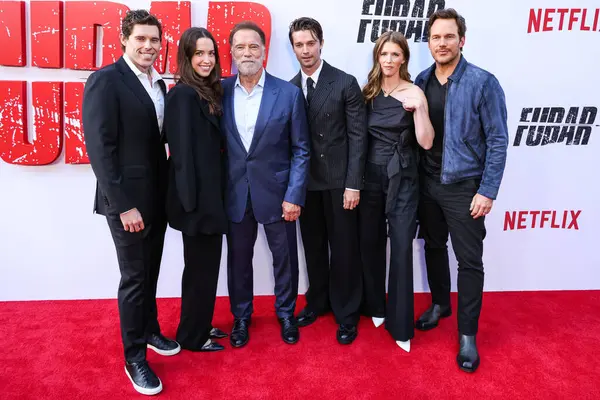 Christopher Schwarzenegger, Christina Schwarzenegger, Avusturyalı ve Amerikalı aktör, eski Kaliforniya Valisi, iş adamı, eski politikacı ve eski profesyonel vücut geliştirici Arnold Schwarzenegger