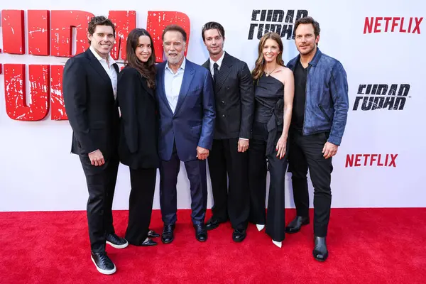 Christopher Schwarzenegger, Christina Schwarzenegger, Avusturyalı ve Amerikalı aktör, eski Kaliforniya Valisi, iş adamı, eski politikacı ve eski profesyonel vücut geliştirici Arnold Schwarzenegger