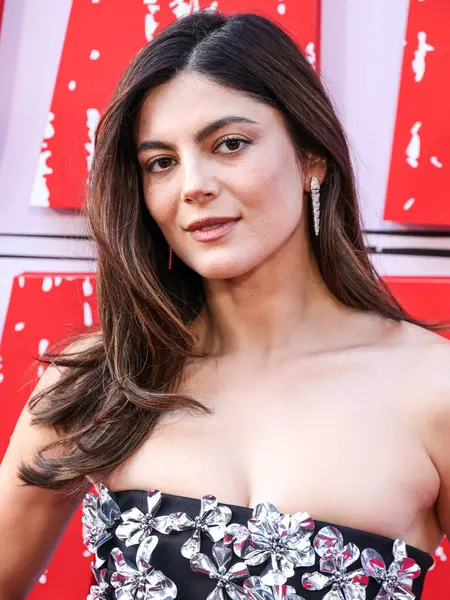 Amerikalı aktris Monica Barbaro Netflix 'in' FUBAR 'ikinci sezonunun Los Angeles prömiyerine 11 Haziran 2025' te Hollywood, Los Angeles, Kaliforniya, ABD 'de bulunan Netflix Tudum Tiyatrosu' na geldi..         